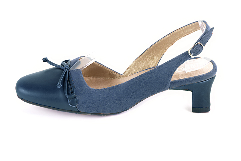 Denim blue women's open back shoes, with a knot. Round toe. Low kitten heels. Profile view - Florence KOOIJMAN